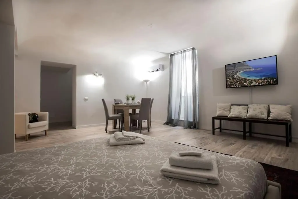 Real Umberto I° Suite - Kalsa Palermo Italy